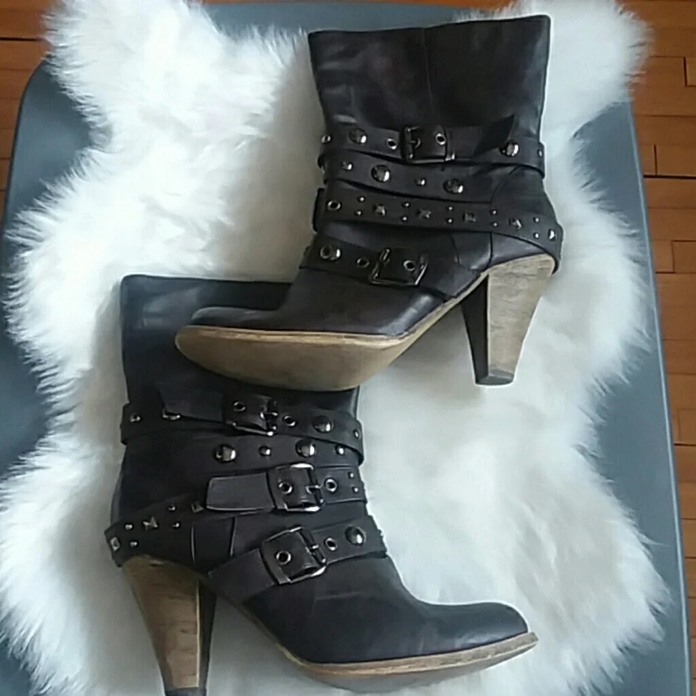 Boots - Picture 1 of 8